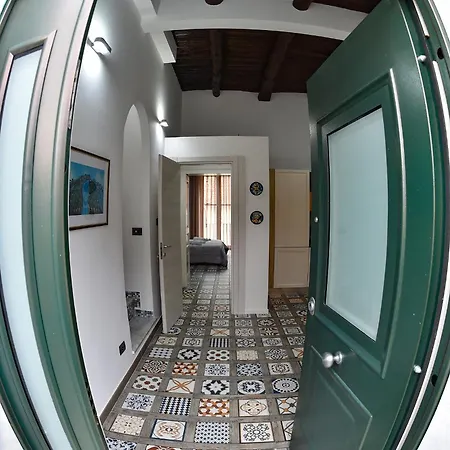Nocleg ze śniadaniem Gerry 's Amalfi Coast 3*